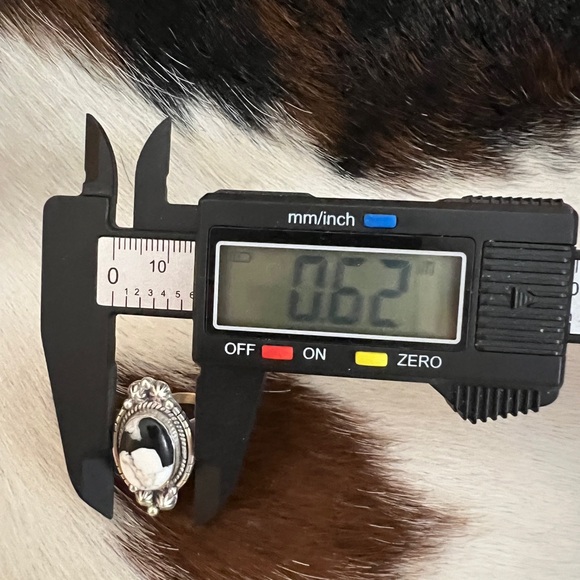 ❤️ White Buffalo Turquoise Oval Ring Navajo Style Matte Sterling ADJ Sz 5 to 7.5 - Picture 12 of 13